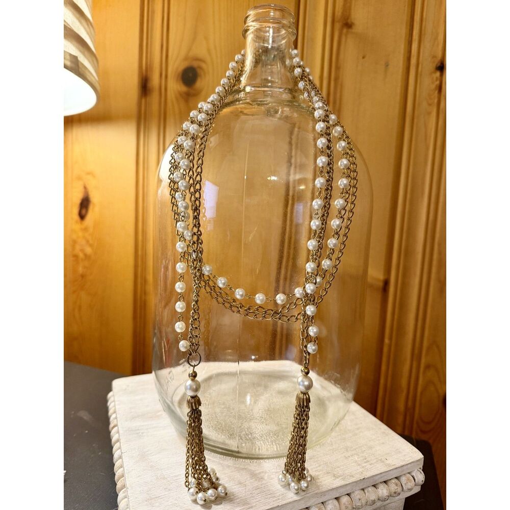 Vintage 1970s Multi Strand Faux Pearl & Gold Tone Chain Lariat Tassel Necklace